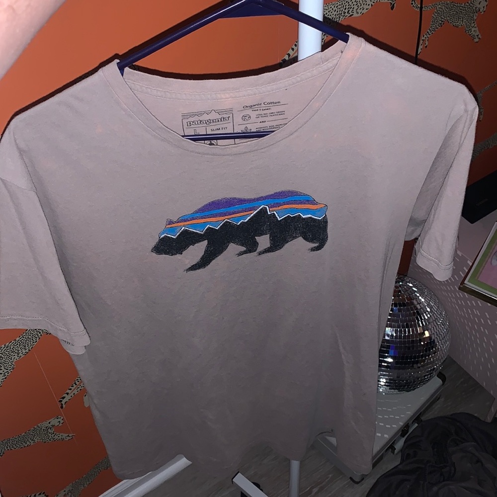 Patagonia bear tee size large